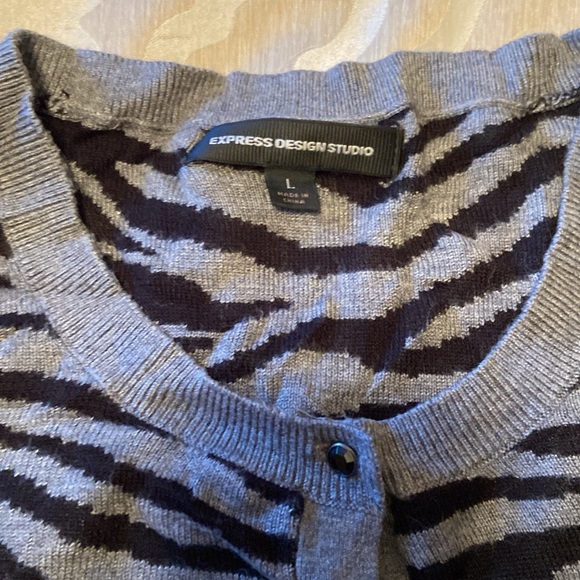 Express zebra print cardigan with black diamond buttons - Picture 2 of 6